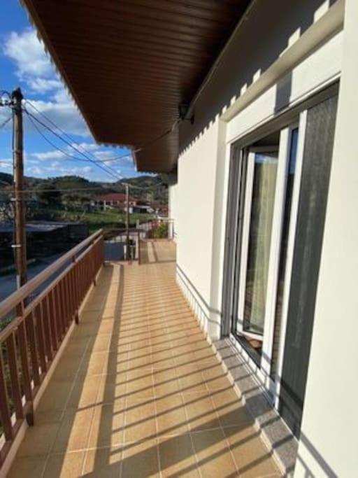 Laki'S House Οροφοδιαμέρισμα Με Σοφίτα Thermo ภายนอก รูปภาพ