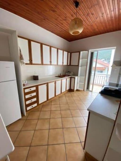 Laki'S House Οροφοδιαμέρισμα Με Σοφίτα Thermo ภายนอก รูปภาพ